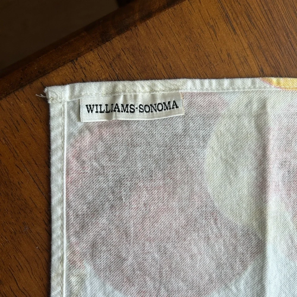 Williams-Sonoma Melamine Fruit Pattern set of 6 Napkins/Kitchen towels